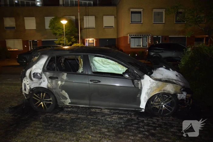 Auto verwoest door brand