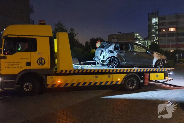 Auto verwoest door brand