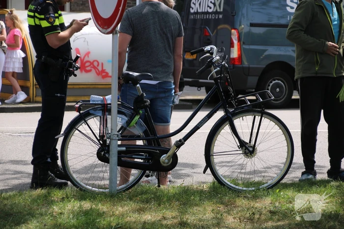 Persoon gewond na aanrijding met auto