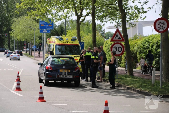 Persoon gewond na aanrijding met auto