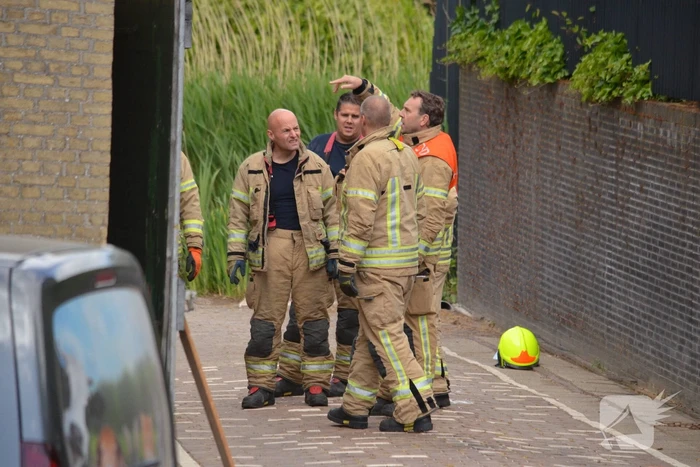 Paard in stal in problemen geraakt