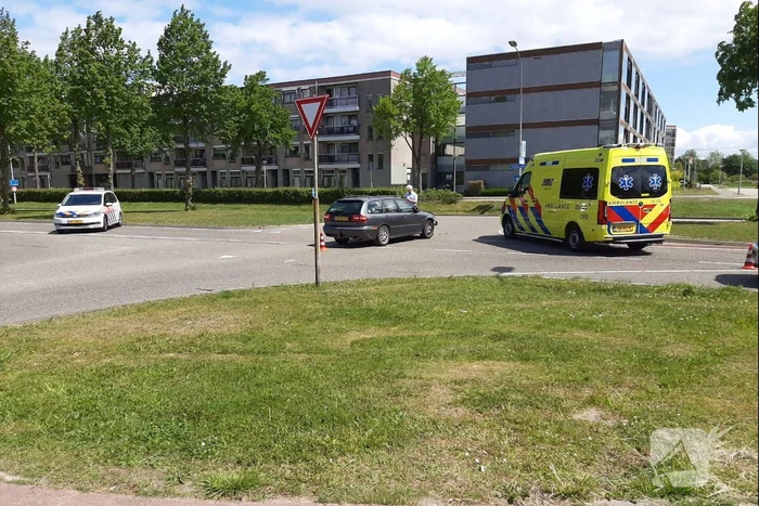 Flinke schade bij verkeersongeval op kruising