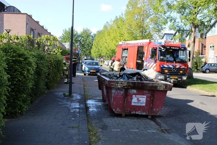Bouwcontainer vat vlam