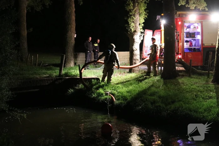 Brand in rieten kap van woning