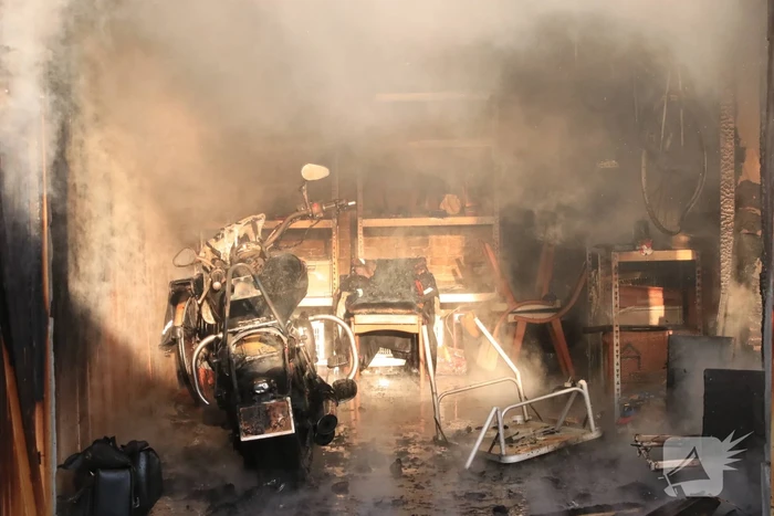 Flinke brand in garagebox