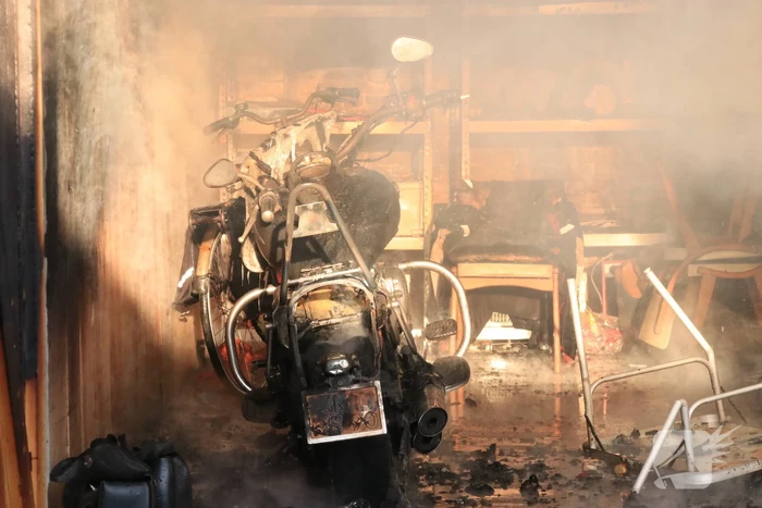 Flinke brand in garagebox