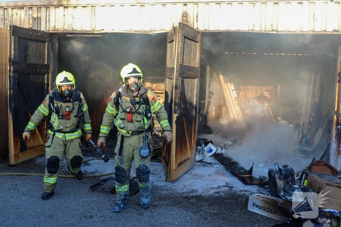 Flinke brand in garagebox