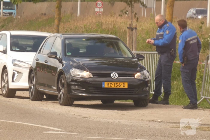 Verkeersregelaar ontsnapt aan aanrijding