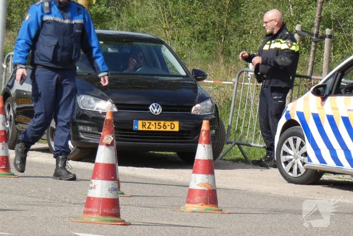 Verkeersregelaar ontsnapt aan aanrijding