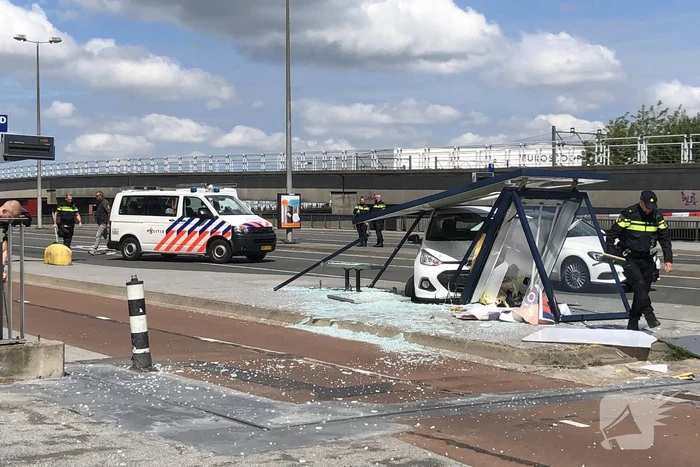 Bushok aan diggelen gereden
