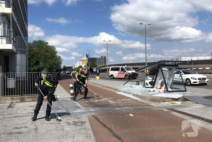 Bushok aan diggelen gereden