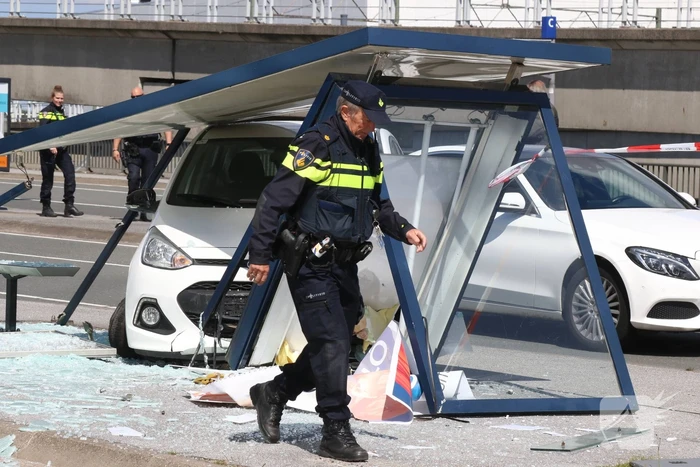 Bushok aan diggelen gereden