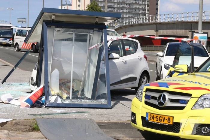 Bushok aan diggelen gereden