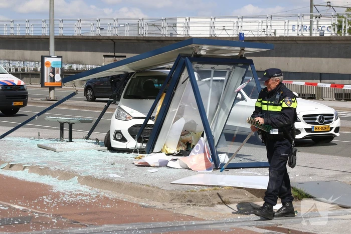 Bushok aan diggelen gereden