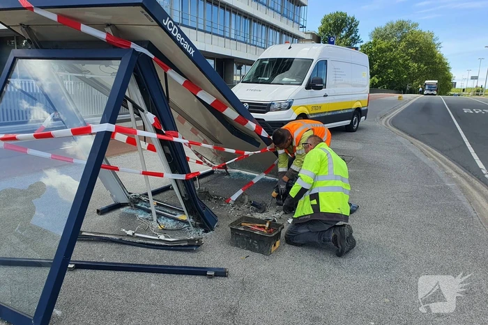 Bushok aan diggelen gereden
