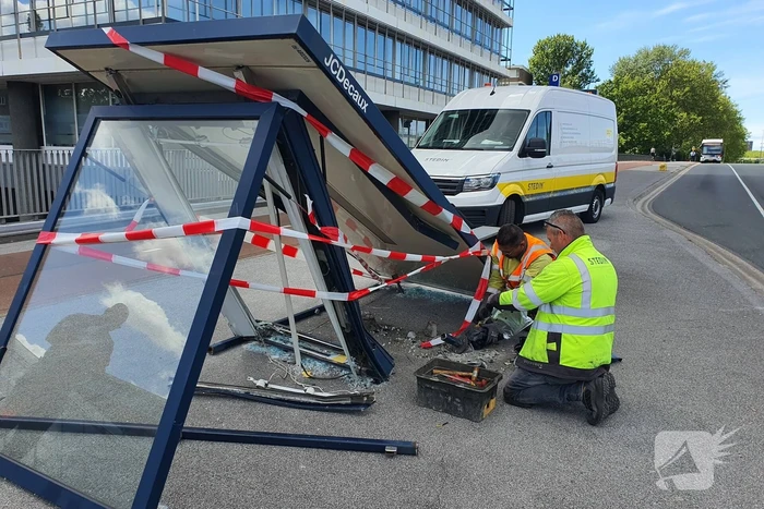 Bushok aan diggelen gereden