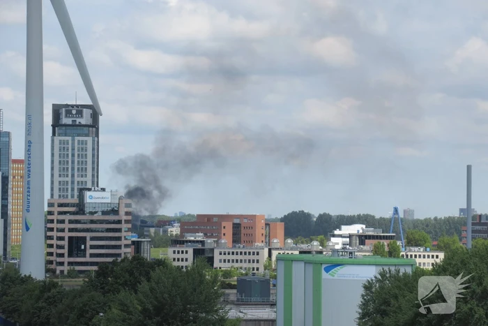 Auto uitgebrand bij verkeersongeval