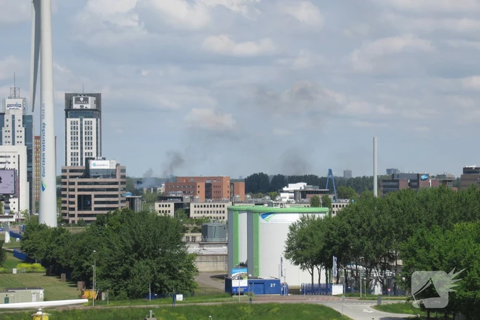 Auto uitgebrand bij verkeersongeval