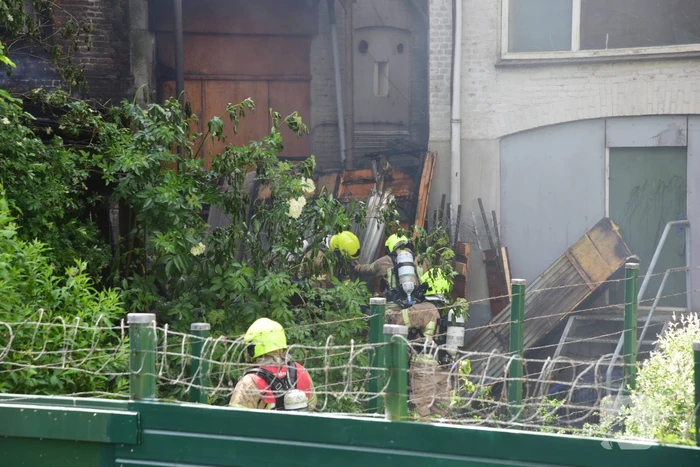 Brand in schuur overgeslagen naar woningen