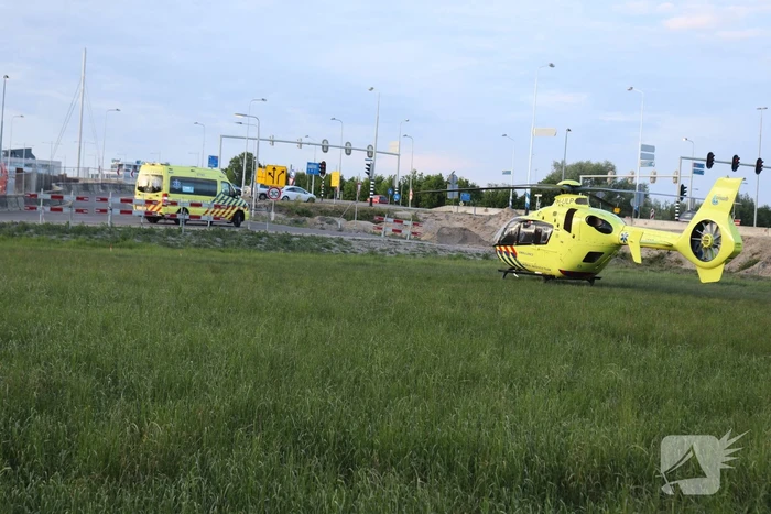 Scooterrijder gaat onderuit en raakt ernstig gewond