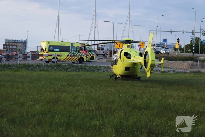 Scooterrijder gaat onderuit en raakt ernstig gewond