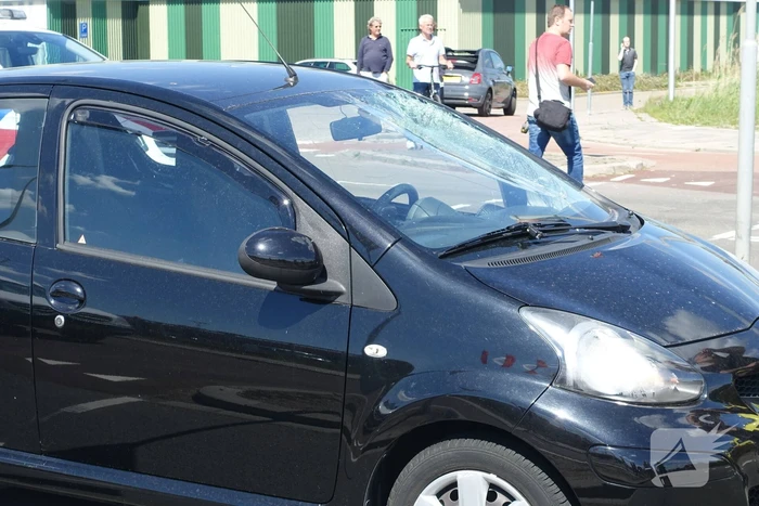 Fietsster ernstig gewond na aanrijding met auto