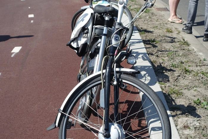 Fietsster ernstig gewond na aanrijding met auto