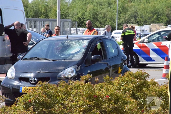 Fietsster ernstig gewond na aanrijding met auto