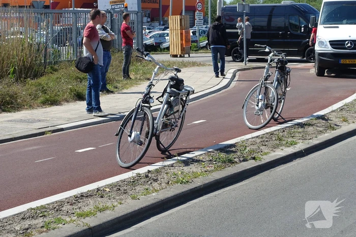 Fietsster ernstig gewond na aanrijding met auto