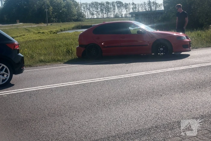 Veel schade bij aanrijding tussen twee auto's