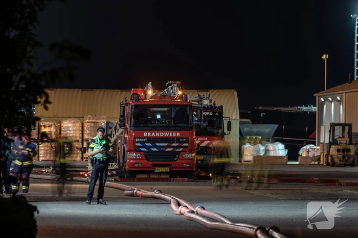Brand in olietank asfaltfabriek Latexfalt