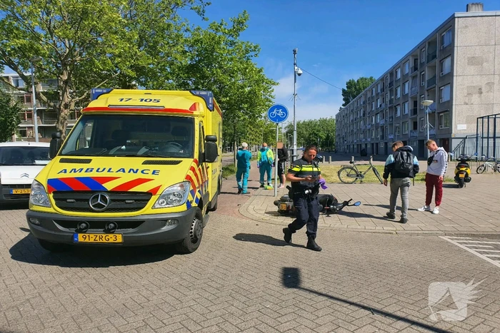 Bromfietser aangereden door bestelwagen