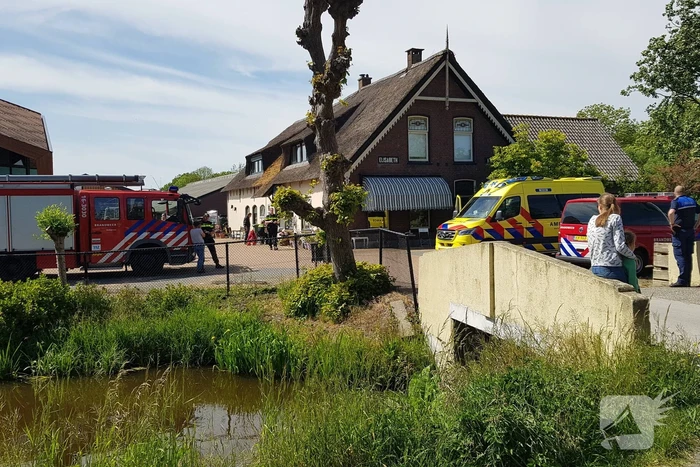 Veel rookontwikkeling bij brand in stal