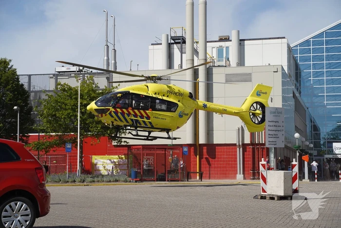 Traumahelikopter brengt patiënt van Duitsland terug naar Nederland