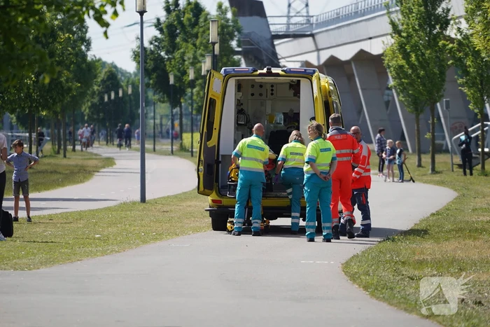 Man raakt ernstig gewond bij val met fiets