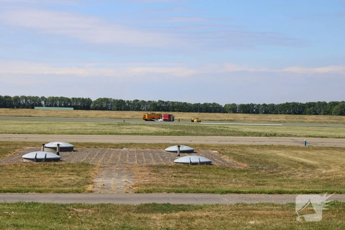 Vliegtuig maakt noodlanding; Lelystad Airport dicht