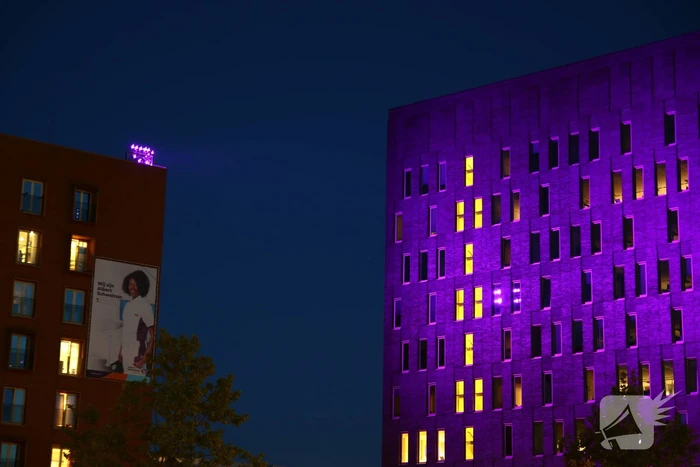 Albert Schweitzer ziekenhuis kleurt paars voor wereld IBD-dag