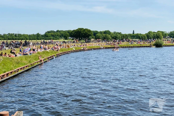 Massale vechtpartij bij drukte langs de Eem