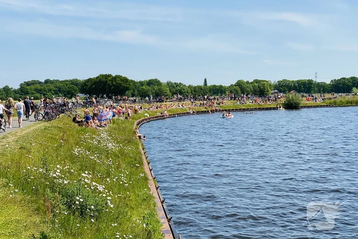 Massale vechtpartij bij drukte langs de Eem