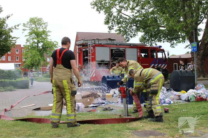 Brand in ondergrondse vuilcontainer
