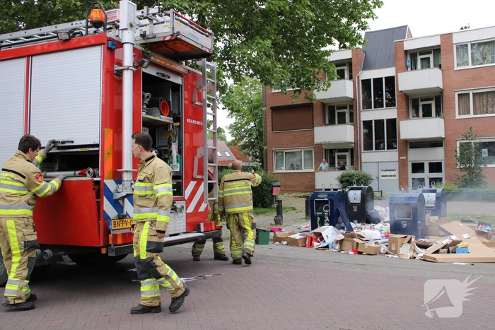 Brand in ondergrondse vuilcontainer