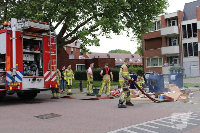 Brand in ondergrondse vuilcontainer