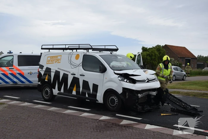Gewonden na aanrijding met bestelbus