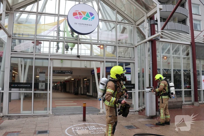 Flinke brand bij winkelcentrum Koperwiek