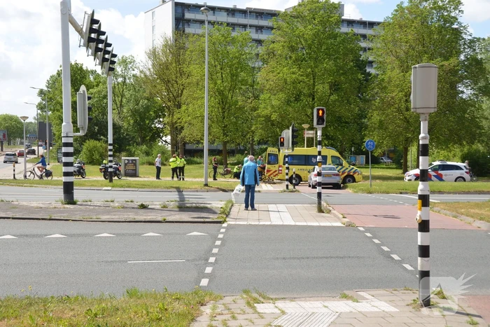 Persoon gewond na aanrijding met auto