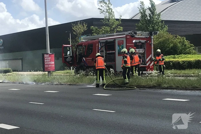 Flink stuk berm in brand