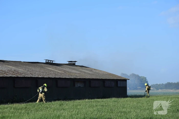 Uitslaande brand in schuur snel onder controle