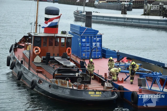 Brand in ruim van stoomsleper Dockyard III