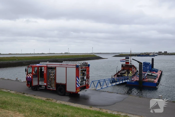 Brand in ruim van stoomsleper Dockyard III