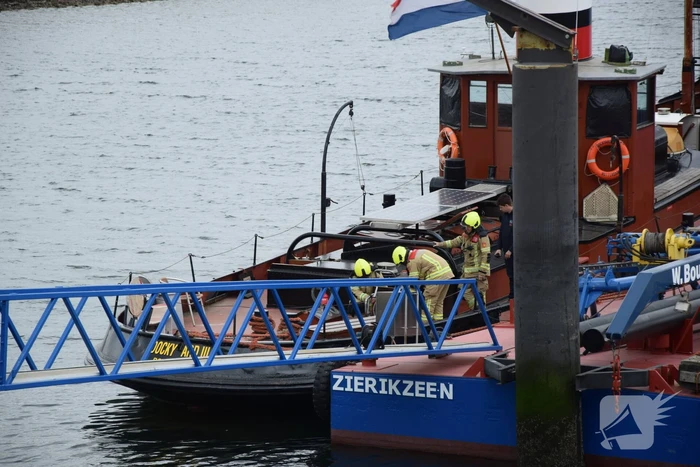 Brand in ruim van stoomsleper Dockyard III